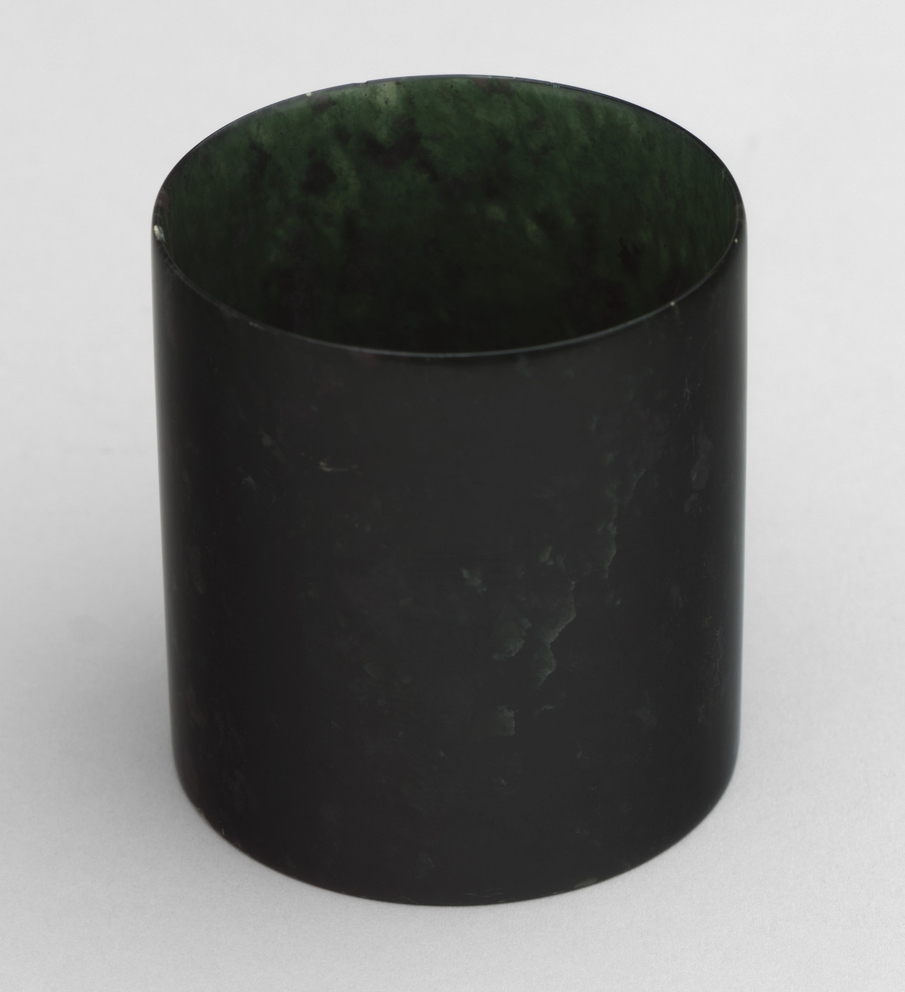 Morris Zerner. Cigarette Cup. 1938–1948