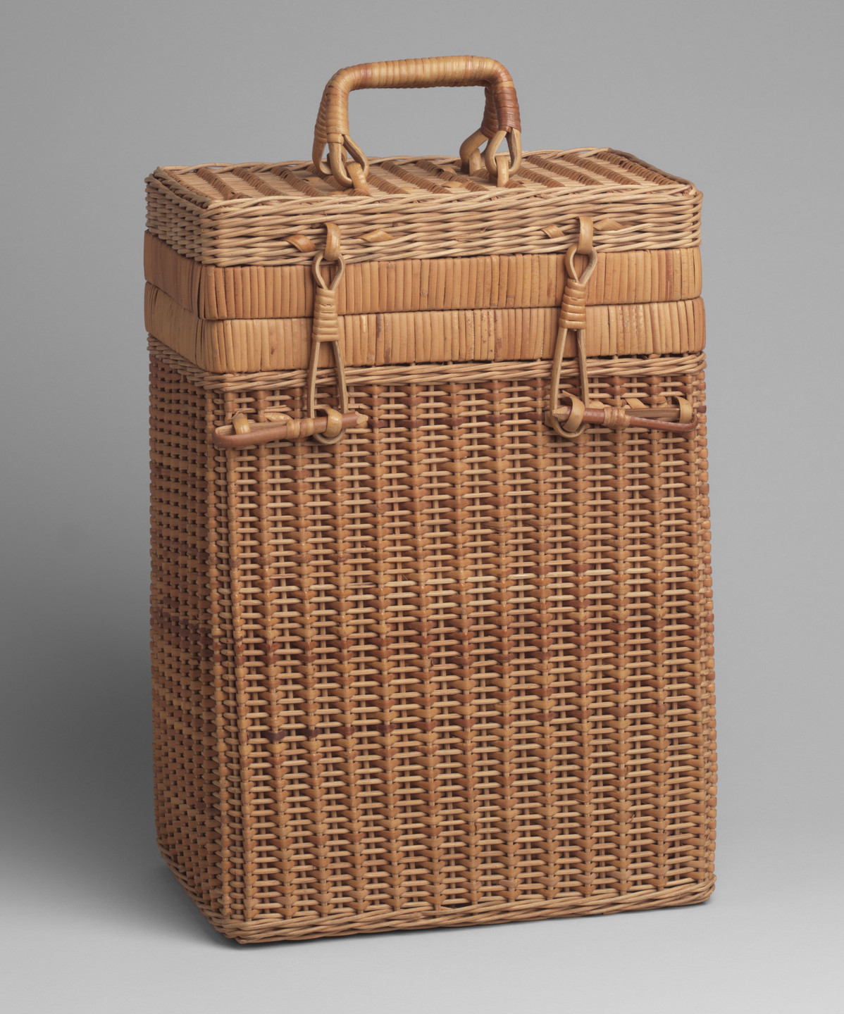 Ed E. Langbein. Hamper. 1940s