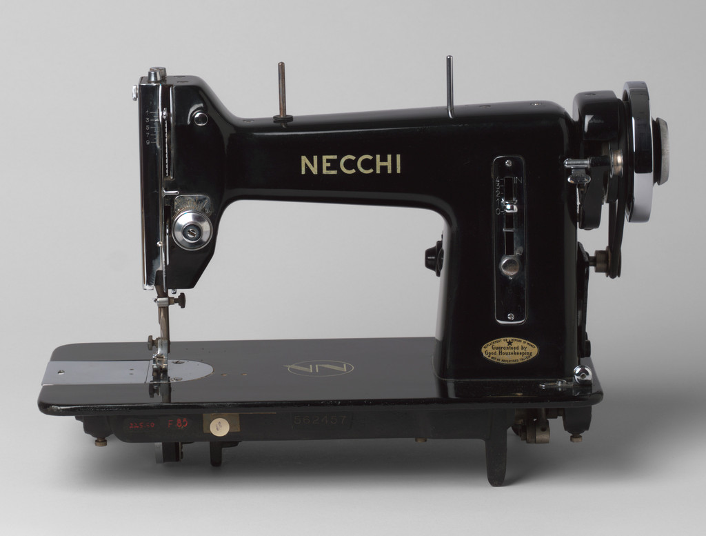 BF Sewing Machine (model 562457)