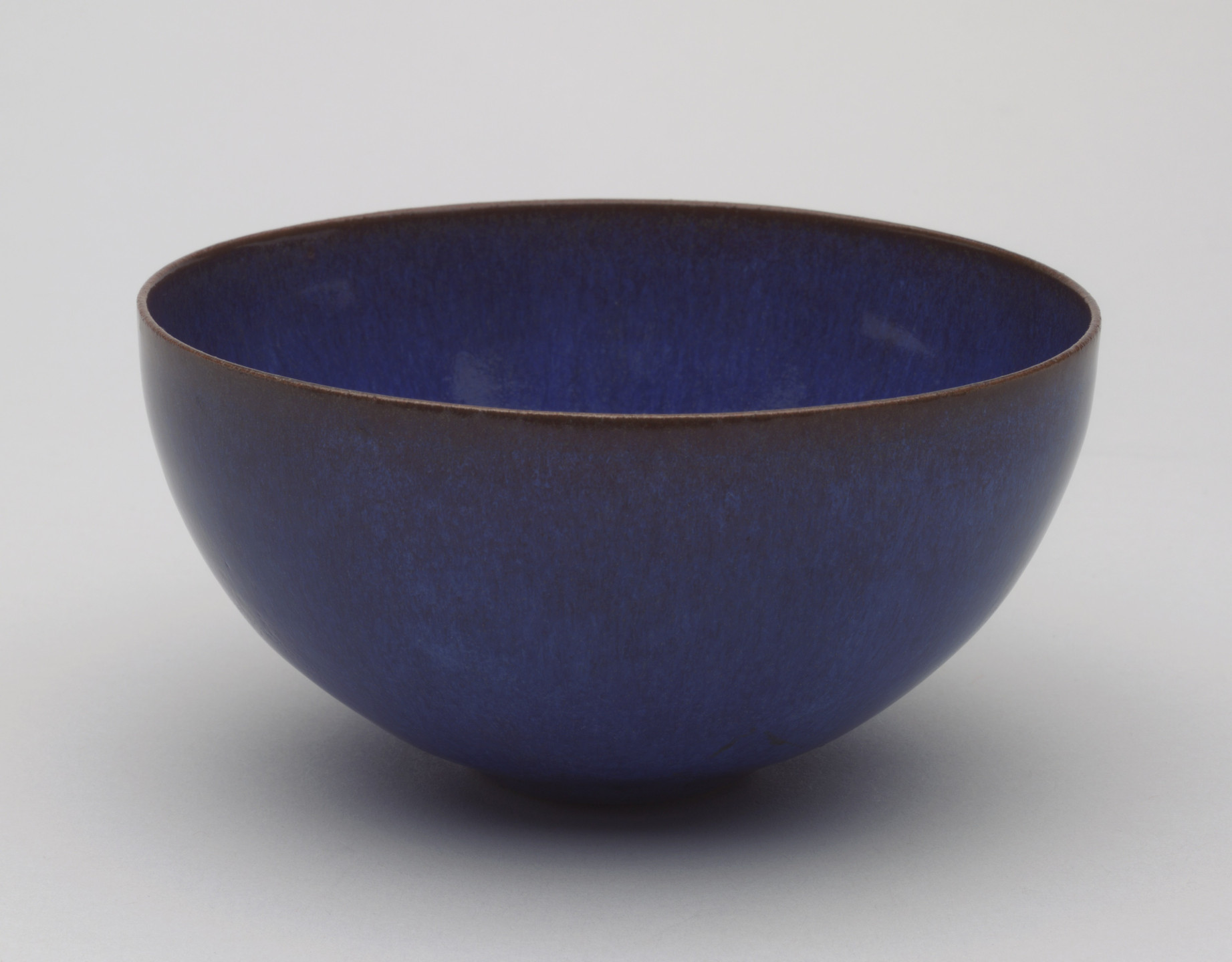 Gertrud Natzler, Otto Natzler. Bowl (no. A713). 1949