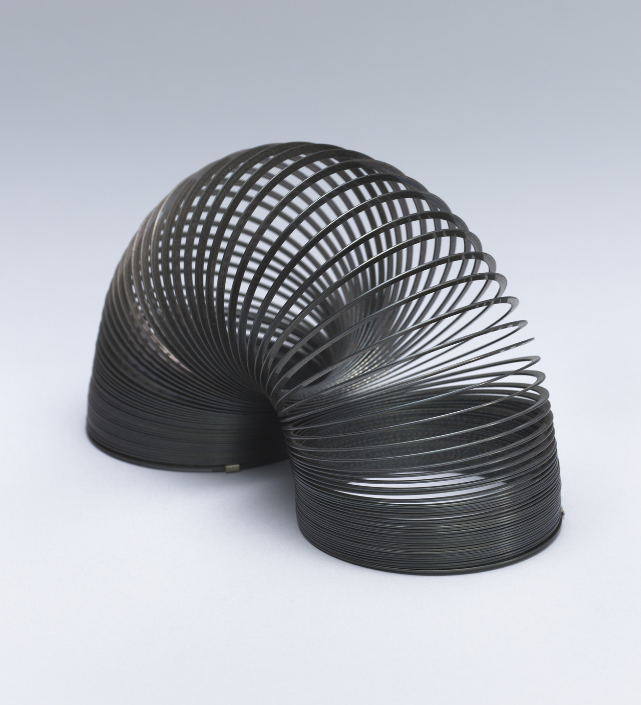Richard James, Betty James. Slinky. 1945