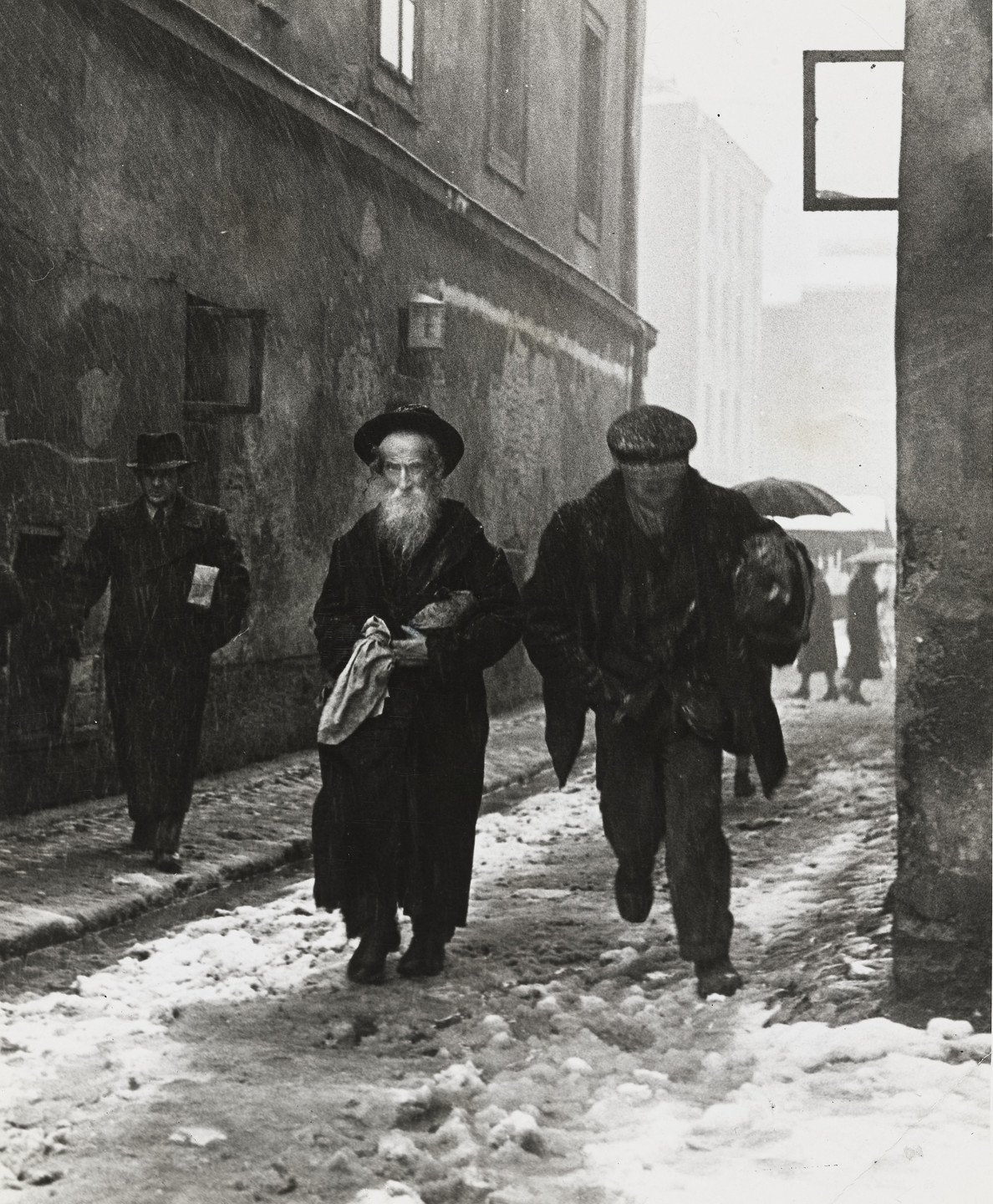 Roman Vishniac. Kraków, Poland. 1938 | MoMA