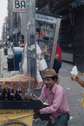 Helen Levitt. New York. 1977