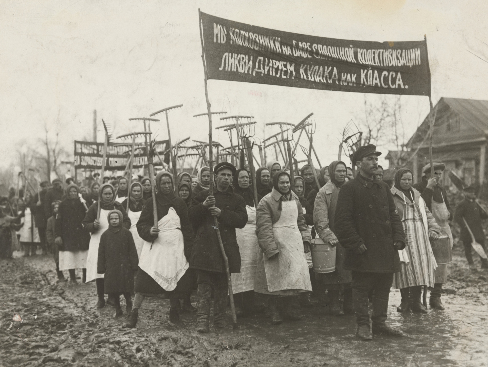 Moscow Presse Cliche. Collective Farmers on Their Way to Work