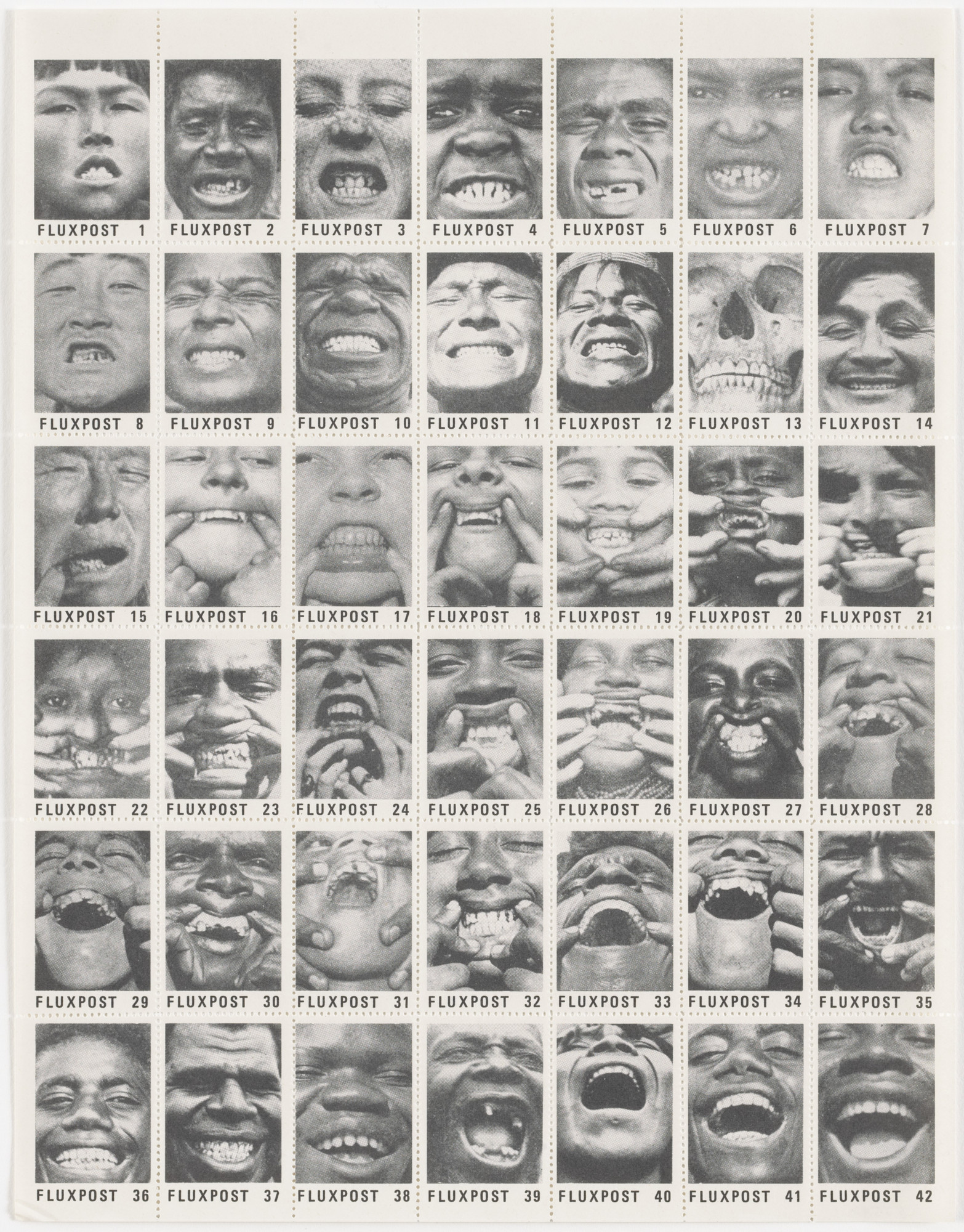 George Maciunas. Fluxpost (Smiles)