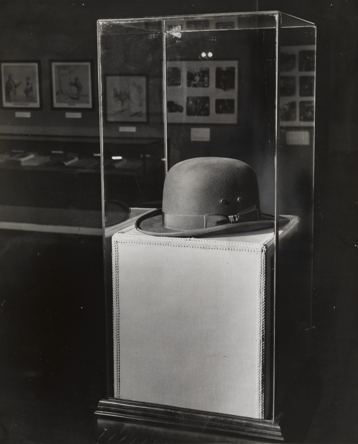 The New York Times. "The Brown Derby That Weathered Many a Campaign". January 16, 1945