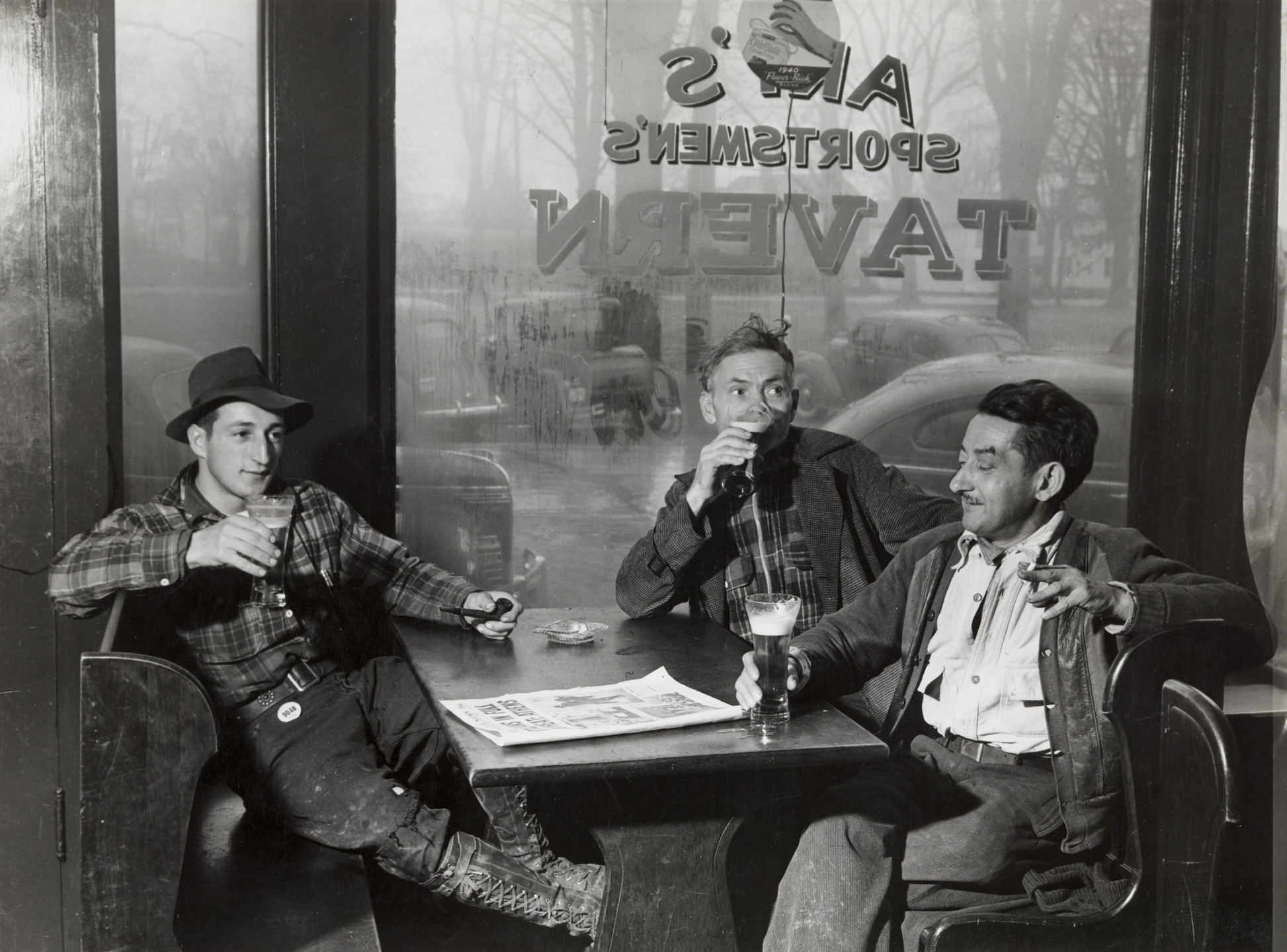 Jack Delano. Having a Beer in &#34;Art&#39;s Sportsmen&#39;s Tavern&#34; in Cole Chester, Connecticut, on a Rainy Day. November 1940