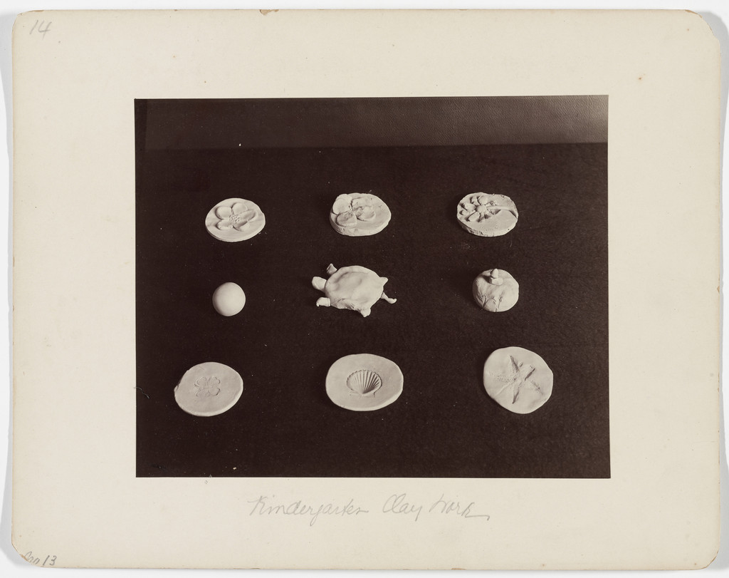 Gift 20-Clay (Kindergarten material based on the educational theories of Friedrich Froebel)