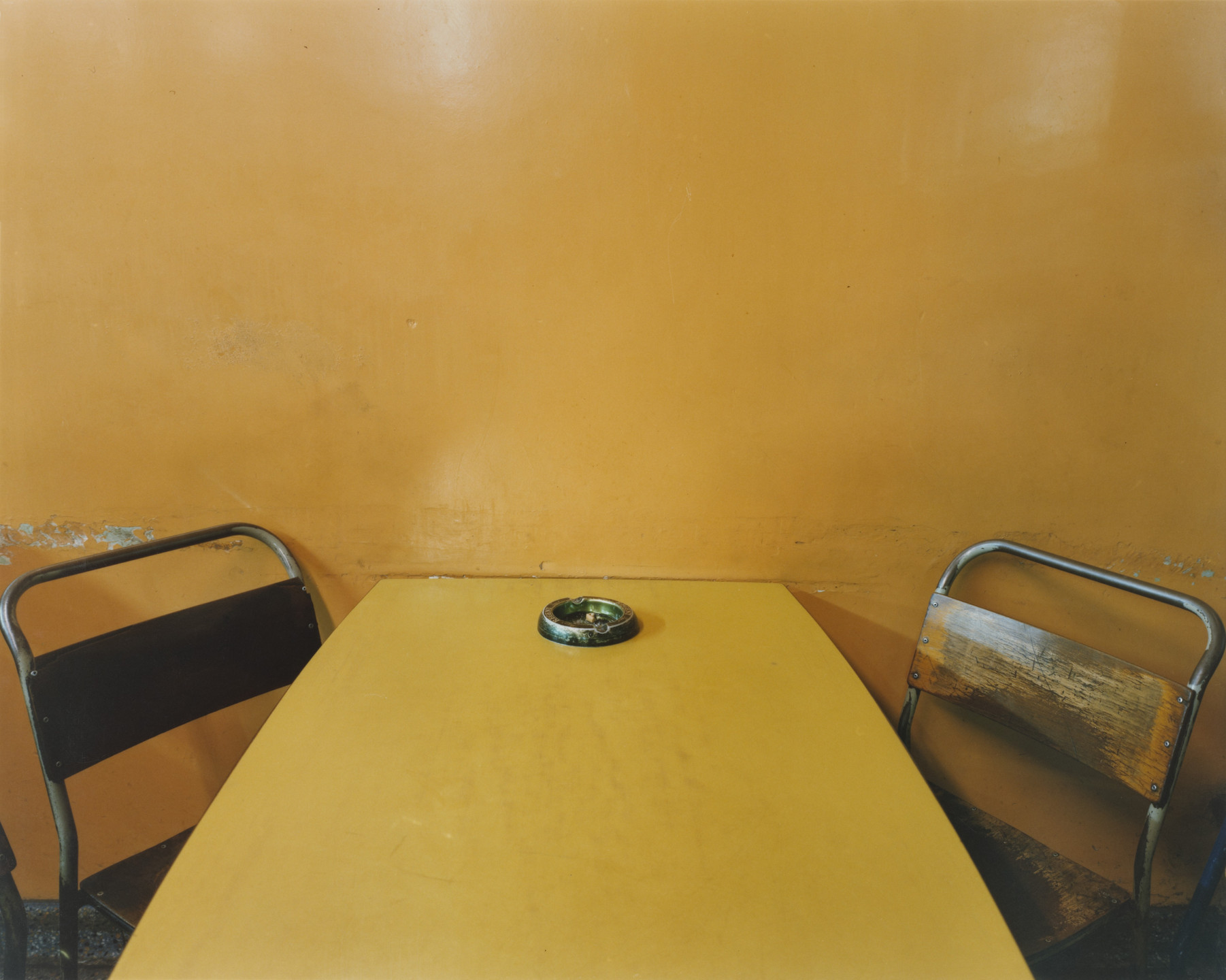Paul Graham. Ashtray on Table, Morley&#39;s Cafe, Markham Moor, Nottinghamshire from the portfolio A1: The Great North Road. February 1981