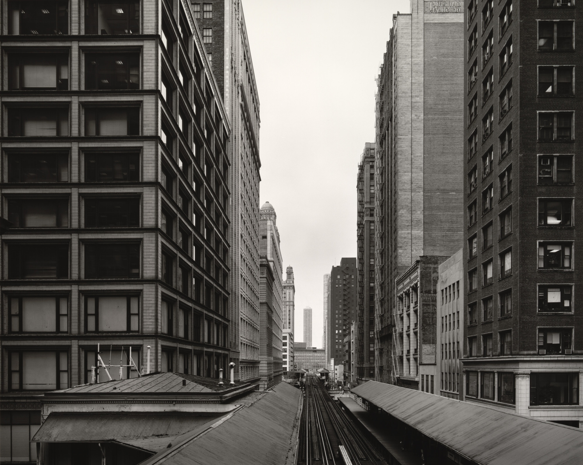 Thomas Struth. Wabash Avenue, Madison Street, Chicago