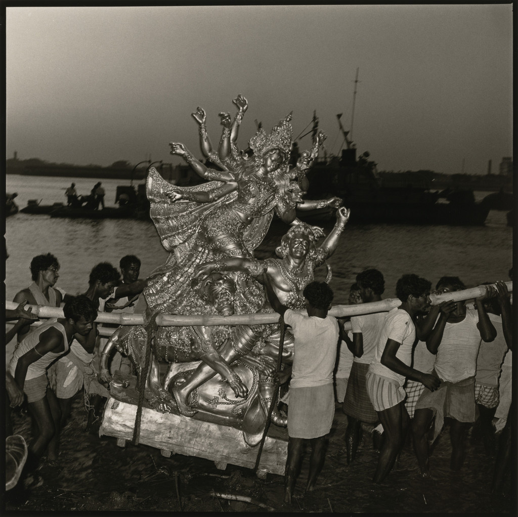 Immersion of Goddess Durga, Calcutta, India, Rosalind Fox Solomon, 1982