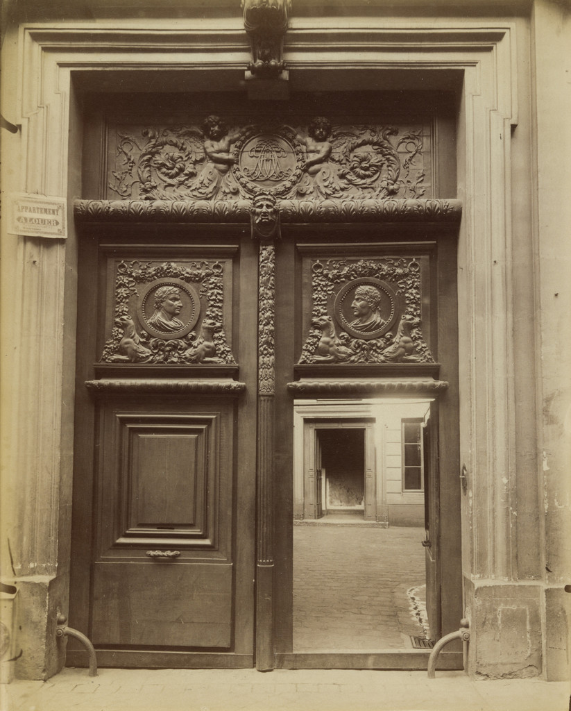 Hôtel des Archevêques de Lyon, rue Saint-André-des-Arts, 58, Eugène Atget, 1900, Albumen silver print