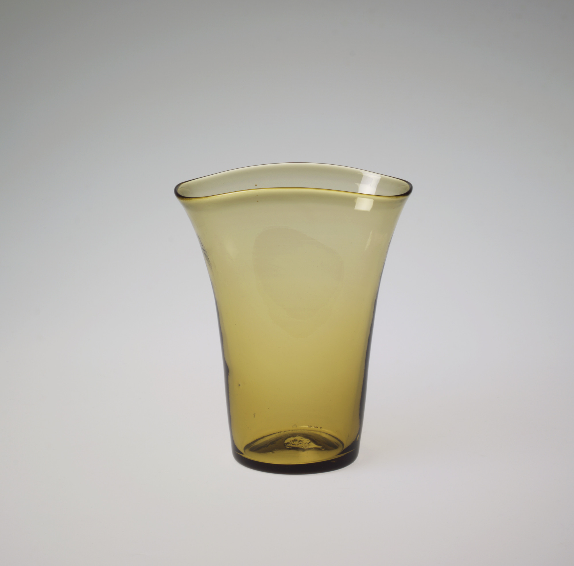 Blenko Glass Co., Inc., Milton, WV. Vase 439 M. c. 1946 | MoMA