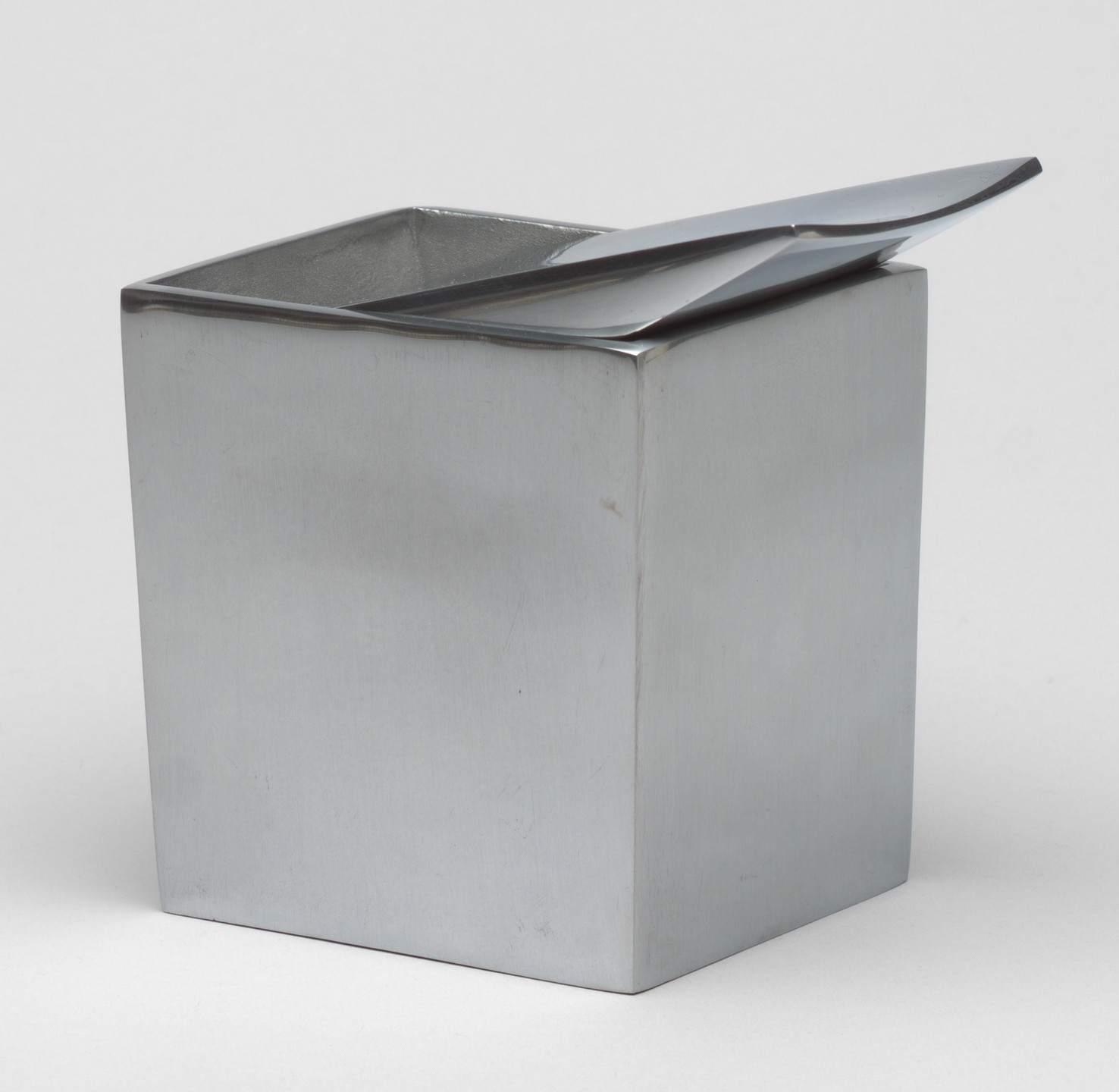 Philippe Starck. Ray Hollis Ashtray. 1986