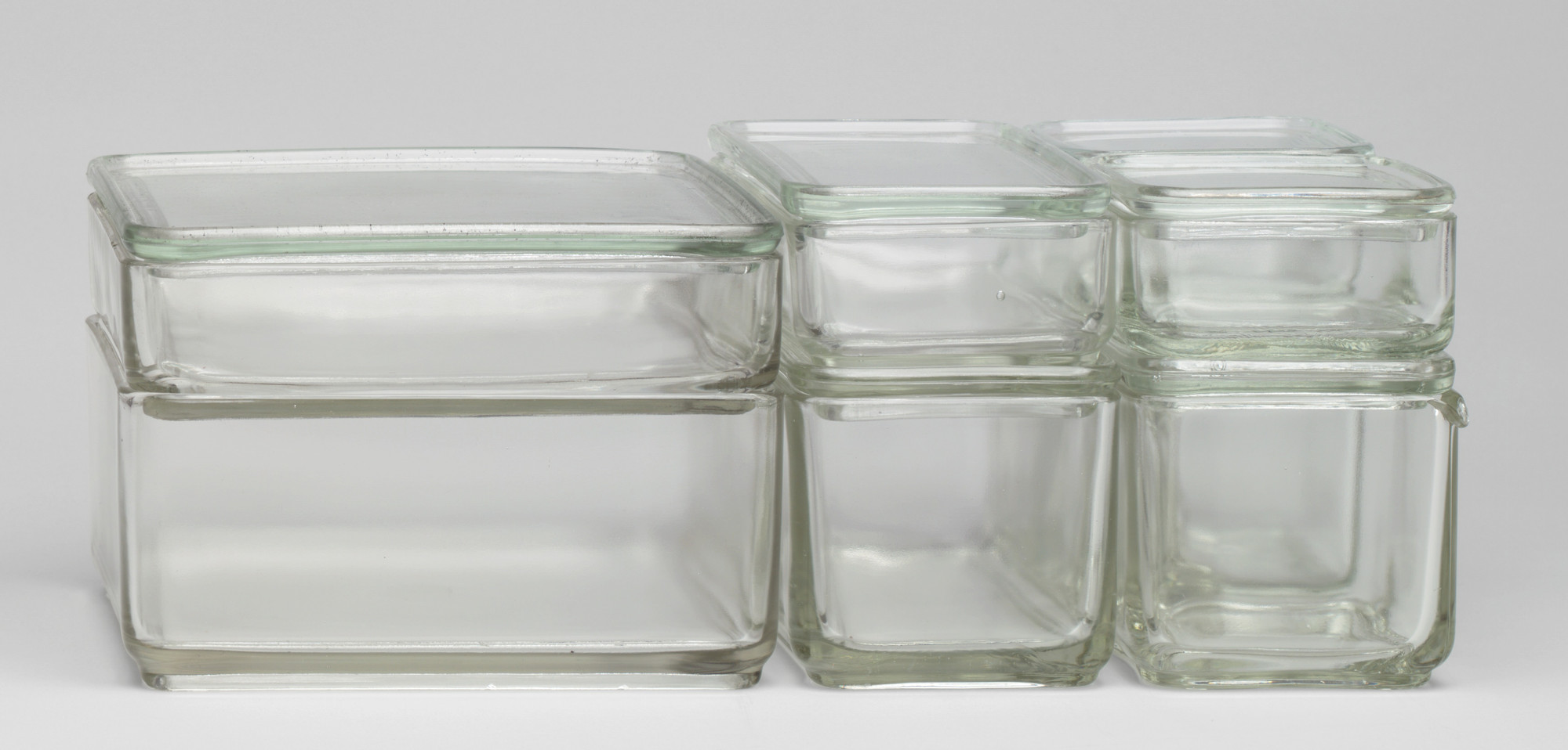 Wilhelm Wagenfeld Kubus I (アイ)ガラスコンテナ Wilhelm Wagenfeld. Kubus Stacking Storage Containers. 1938 | MoMA