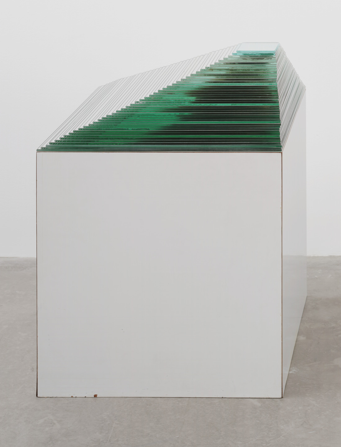 Robert Smithson. Mirror Stratum. 1966