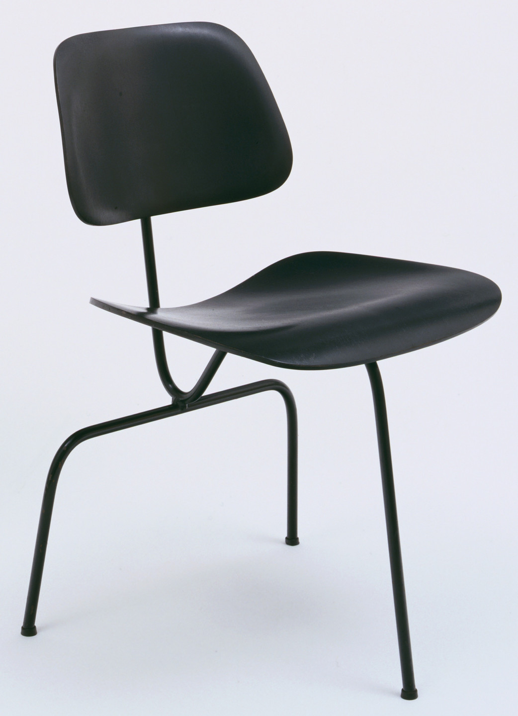 Charles Eames, Ray Eames. Three-Legged Side Chair. c. 1944
