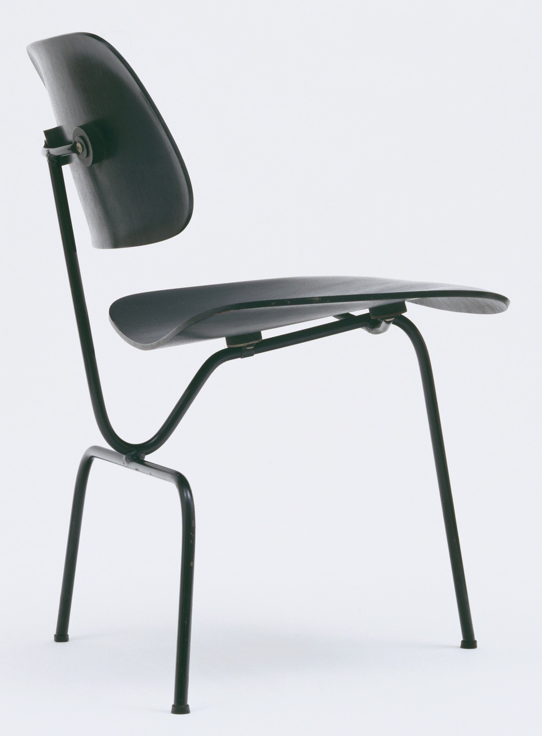 Charles Eames, Ray Eames. Three-Legged Side Chair. c. 1944