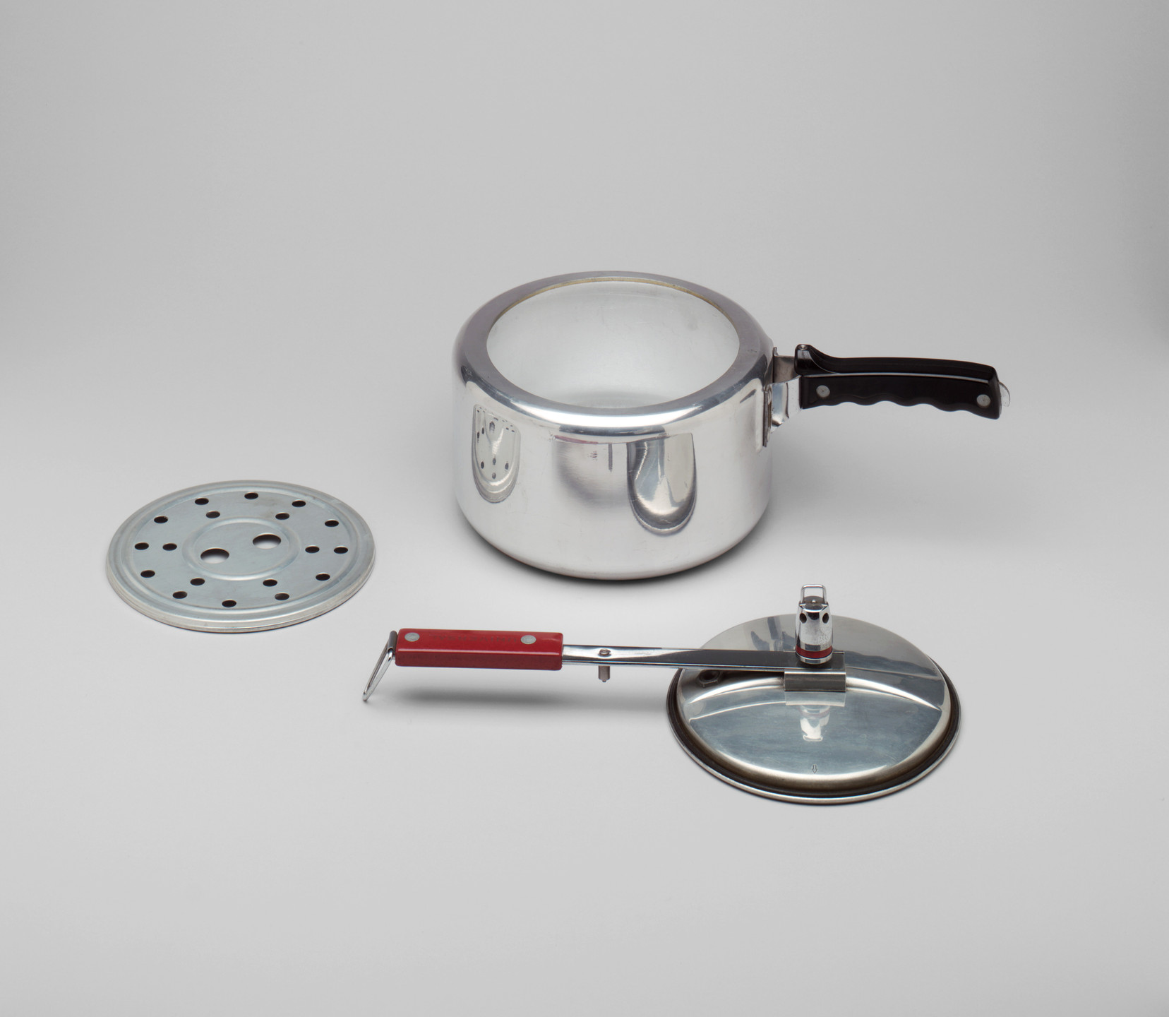 William J. Russell. Universal Pressure Cooker. 1945