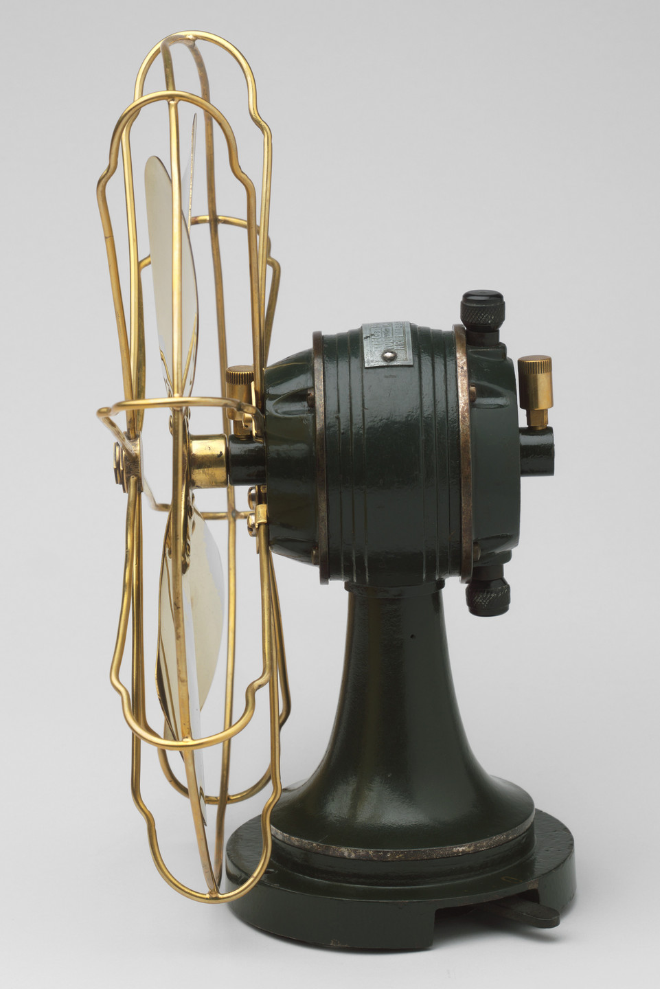 Peter Behrens. Fan (model GB1). c. 1908