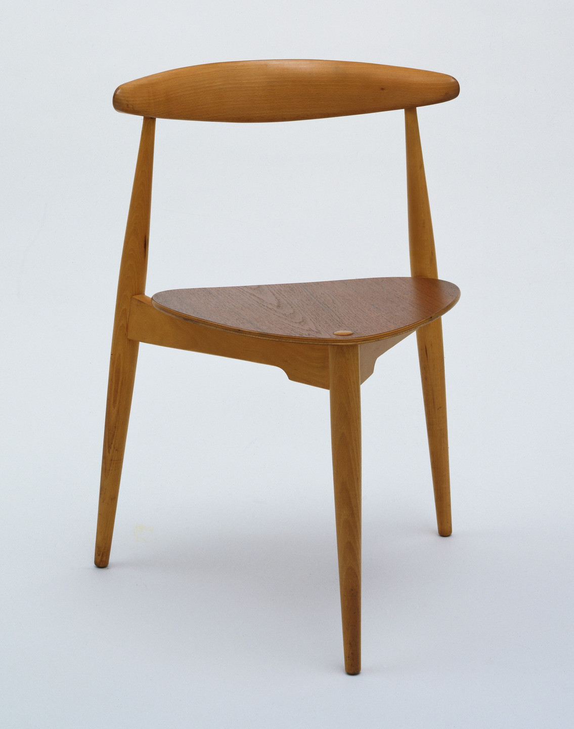 Hans Wegner. Stacking Side Chair. 1952