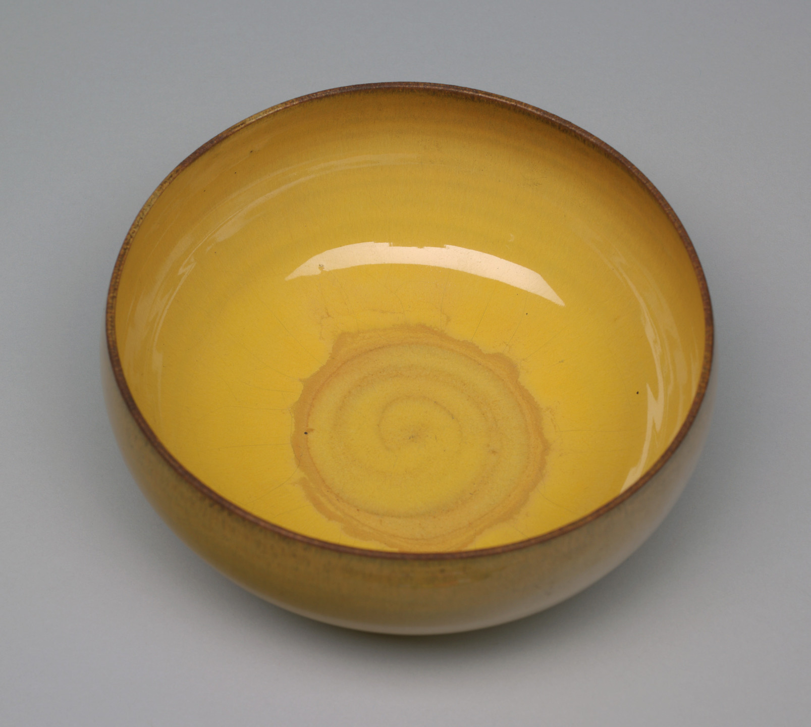 Gertrud Natzler, Otto Natzler. Bowl (no. 7448). 1946