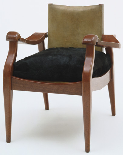 Armchair with Adjustable Back