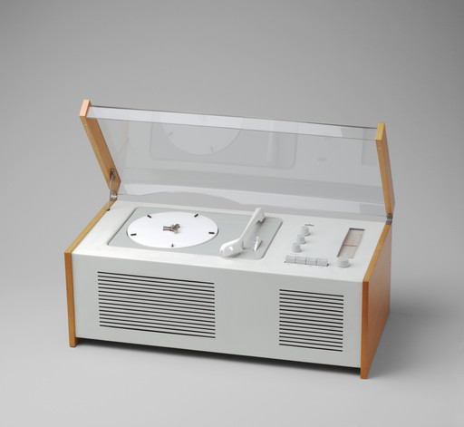 Dieter Rams. Tuner (model CE 16). 1964 | MoMA