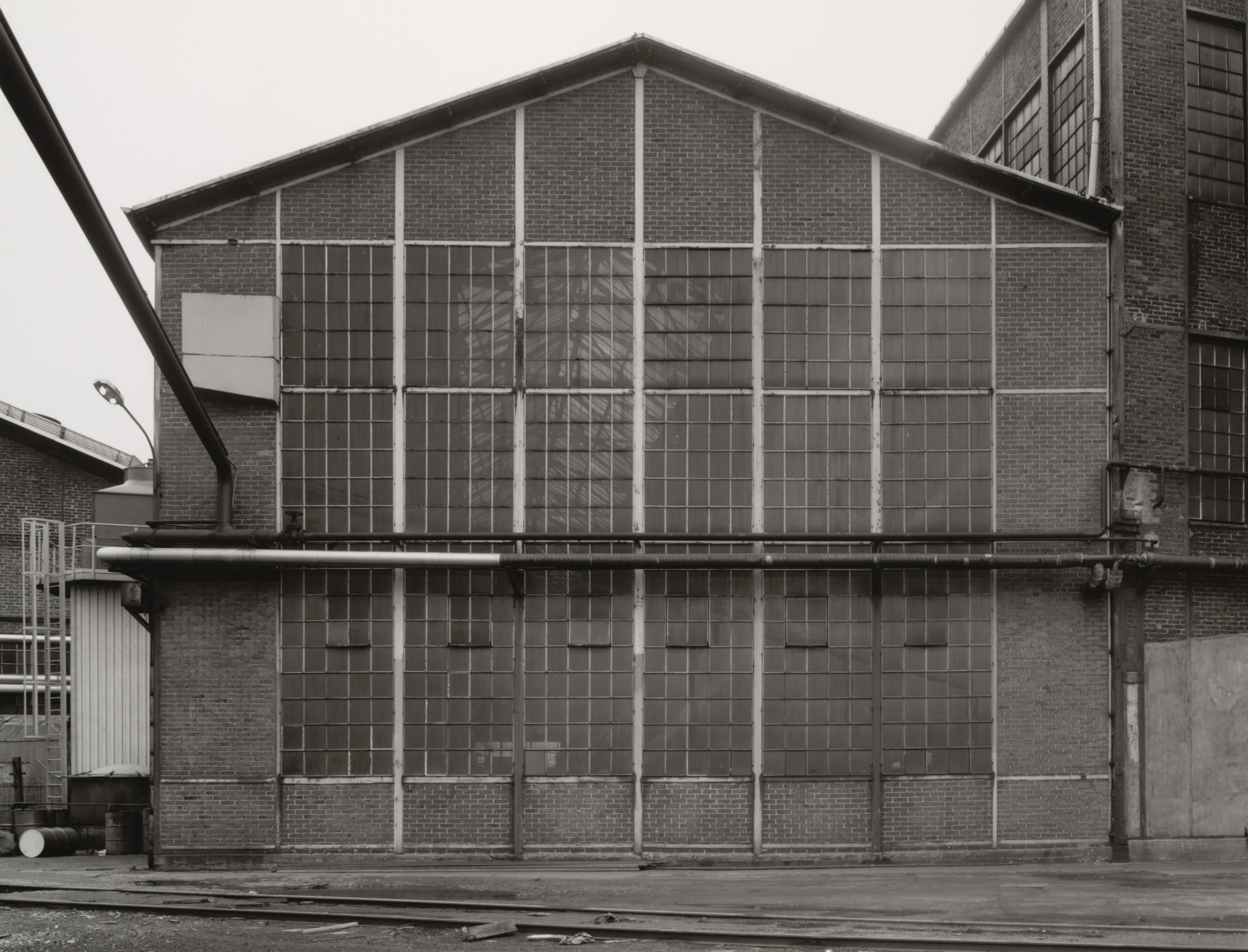 Bernd Becher, Hilla Becher. Industrial Façades. 1978-92