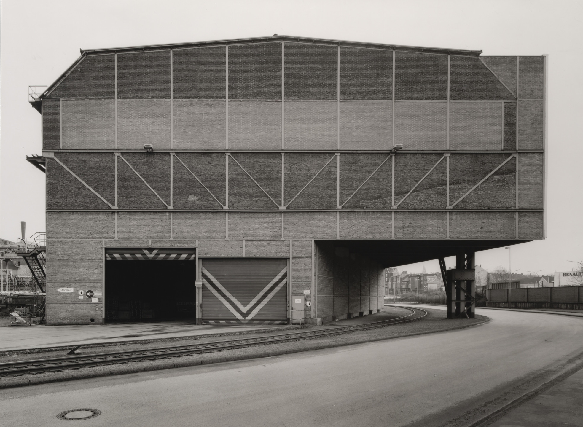 Bernd Becher, Hilla Becher. Industrial Façades. 1978-92