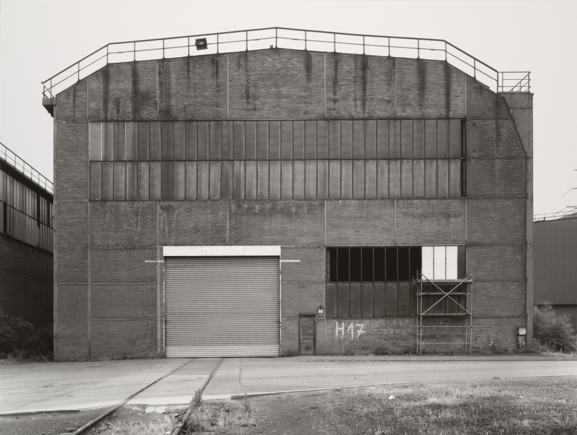 Bernd Becher, Hilla Becher. Industrial Façades. 1978-92