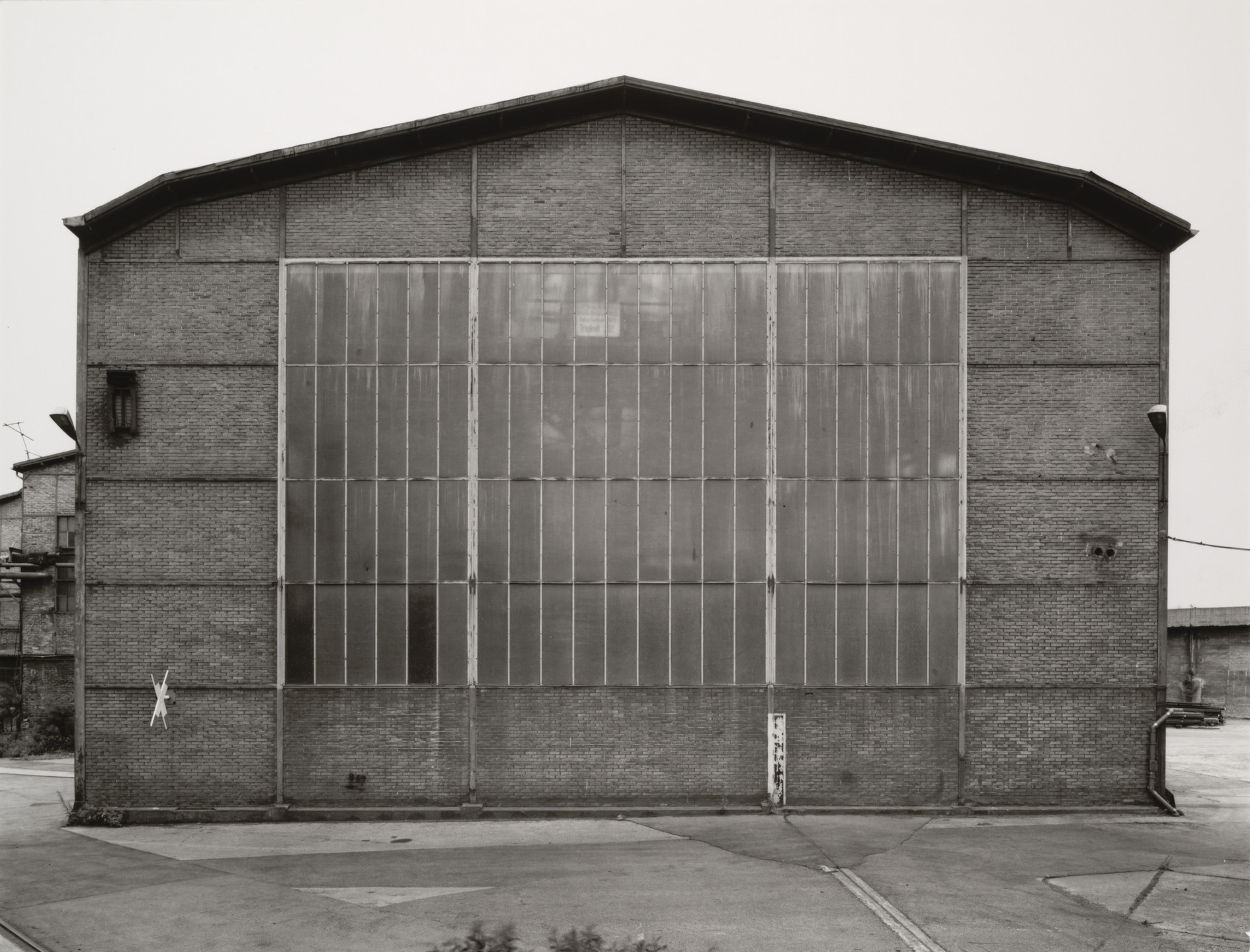 Bernd Becher, Hilla Becher. Industrial Façades. 1978-92