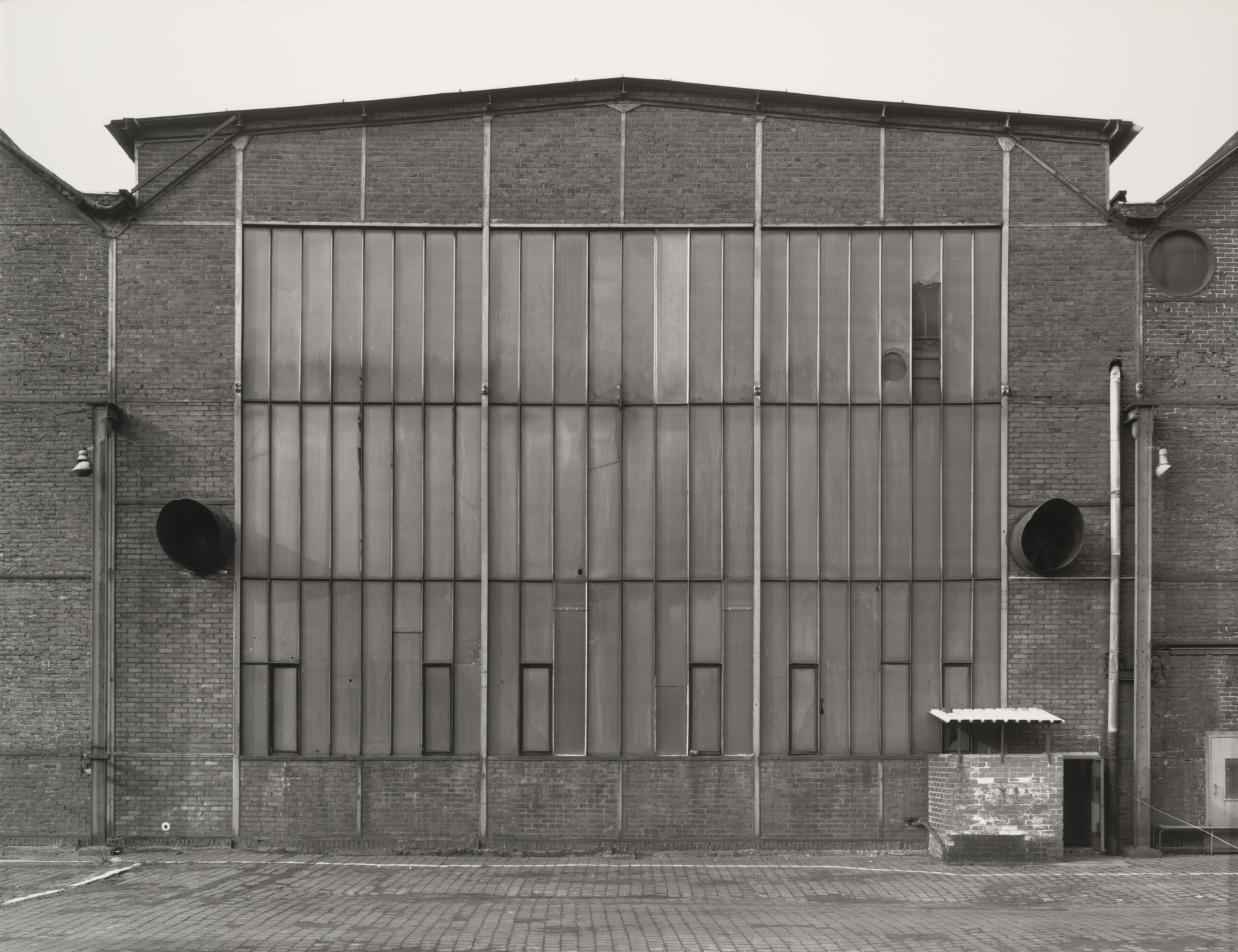 Bernd Becher, Hilla Becher. Industrial Façades. 1978-92