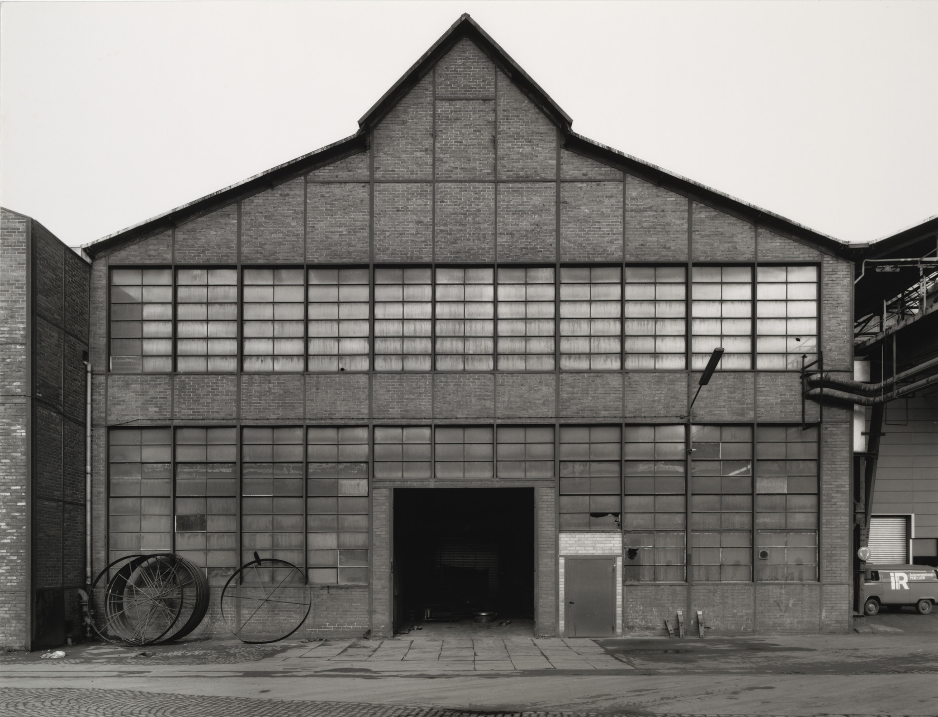 Bernd Becher, Hilla Becher. Industrial Façades. 1978-92