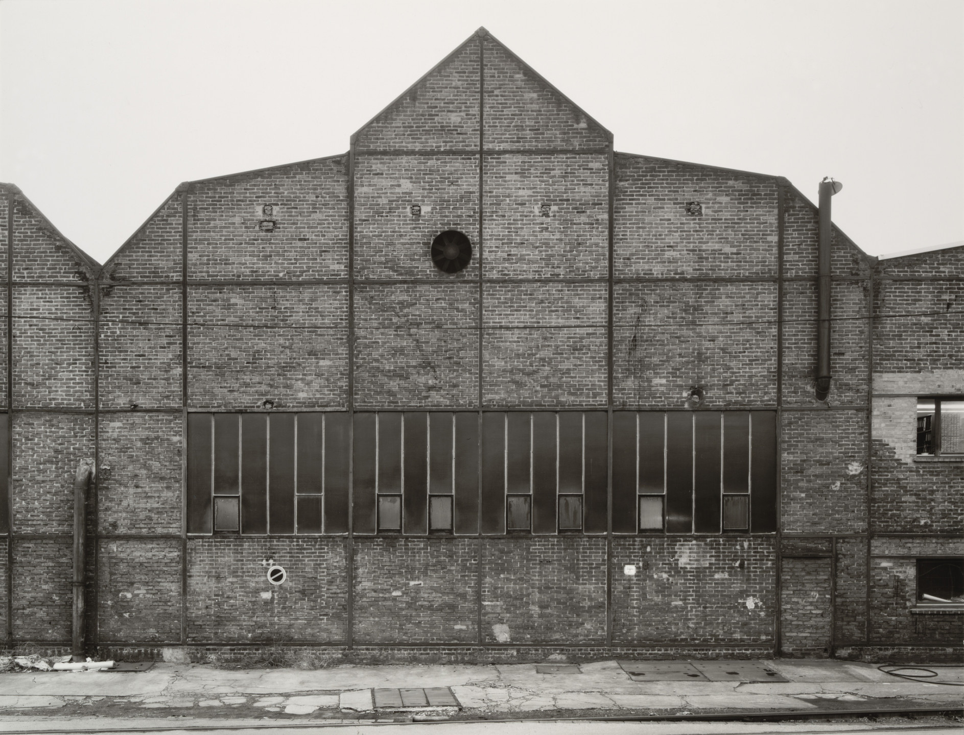 Bernd Becher, Hilla Becher. Industrial Façades. 1978-92
