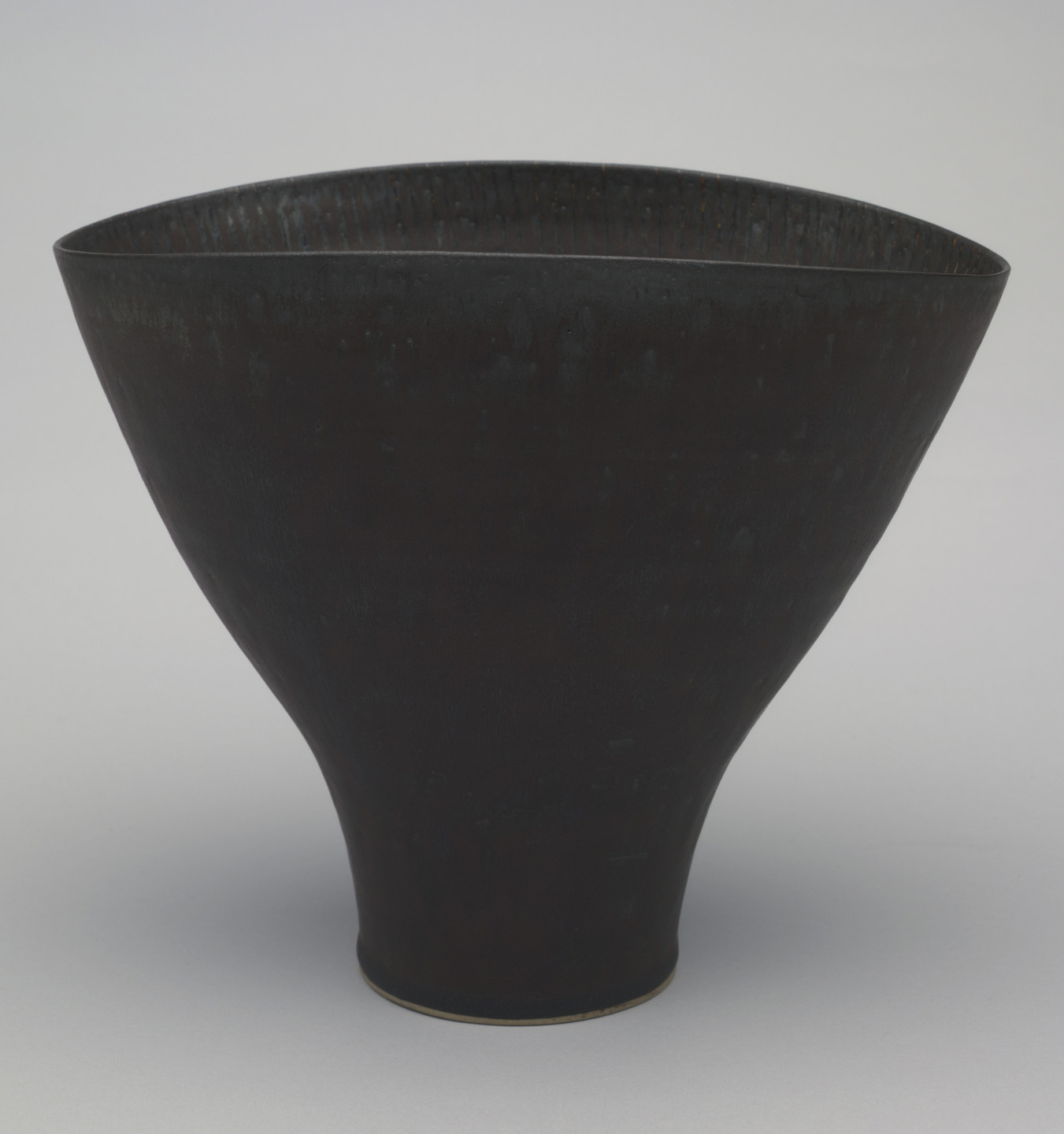 Lucie Rie. Vase. c. 1950