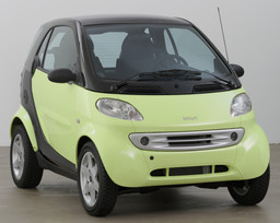 Micro Compact Car Smart GmbH, Renningen, Germany, and Hambach, France. Smart Car ("Smart & Pulse" Coupé). Designed 1998 (this example 2002)