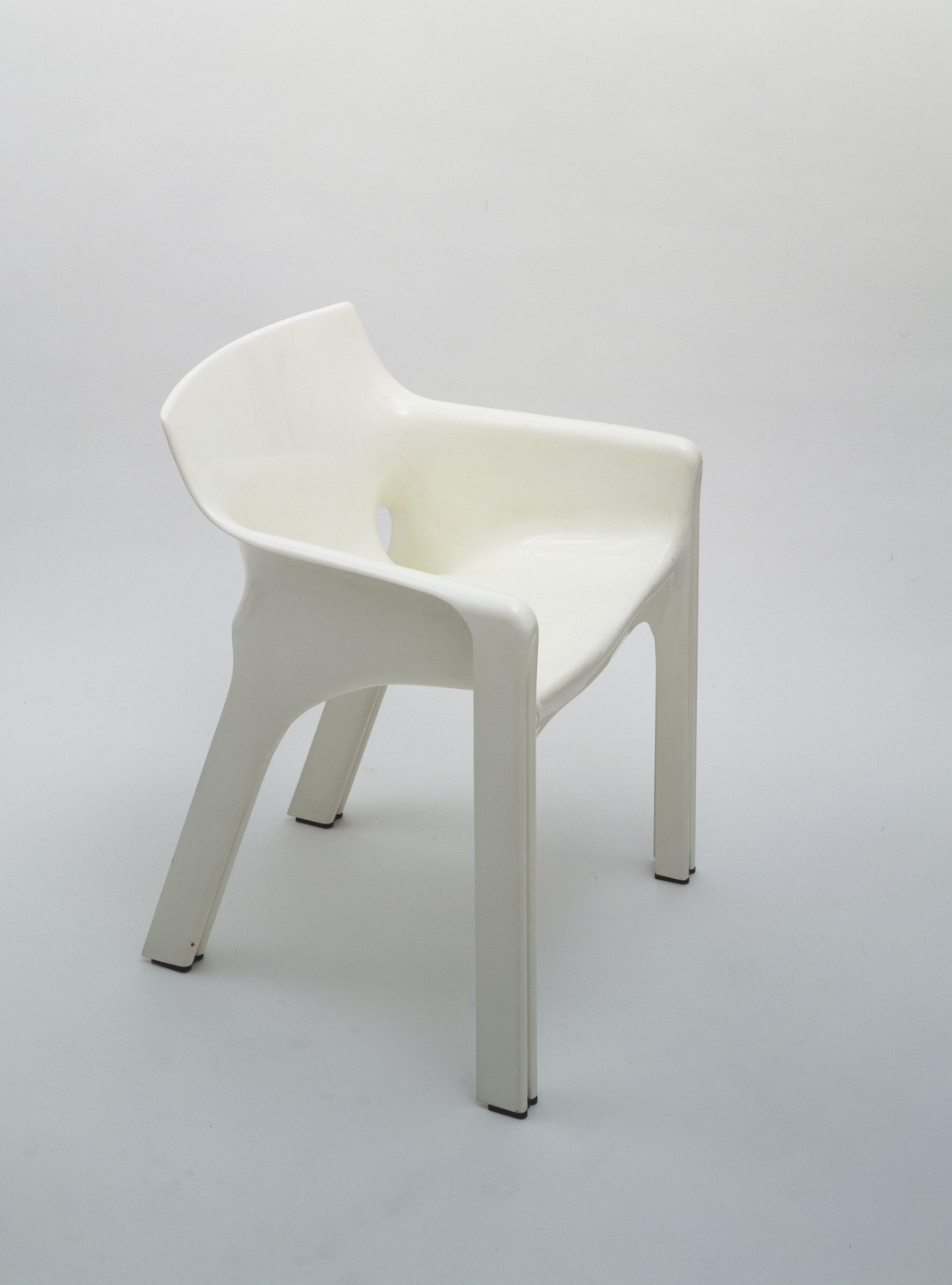 Vico Magistretti. Gaudi Armchair. 1970