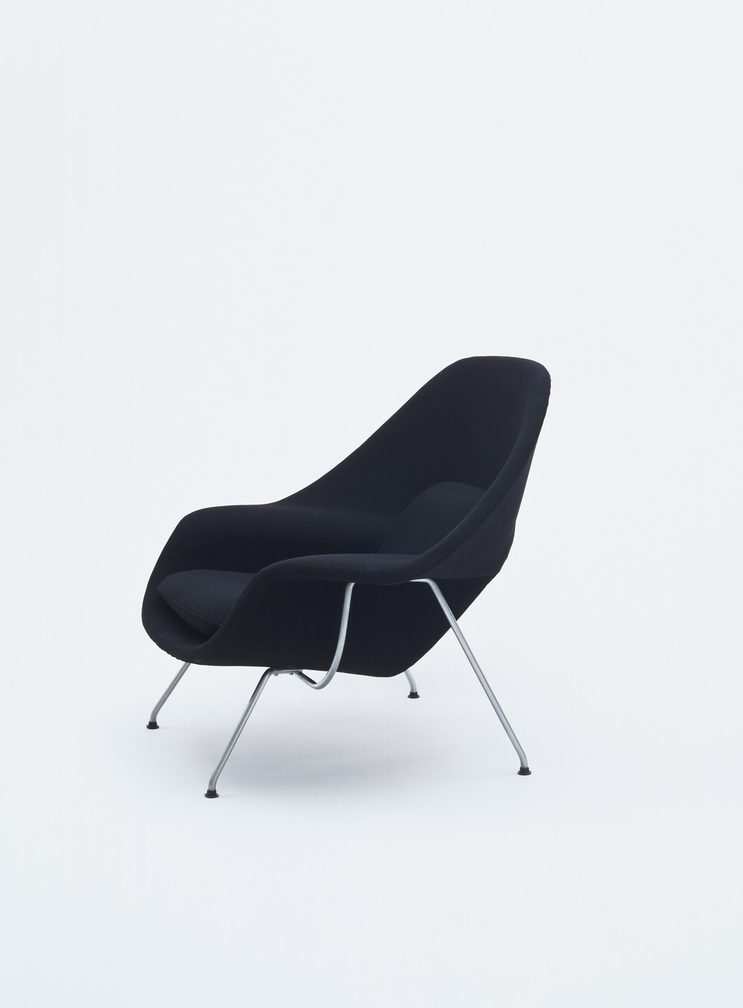 Eero Saarinen. Womb Chair (Exhibited in the US Pavilion in the 1951 Milan Triennale). 1946