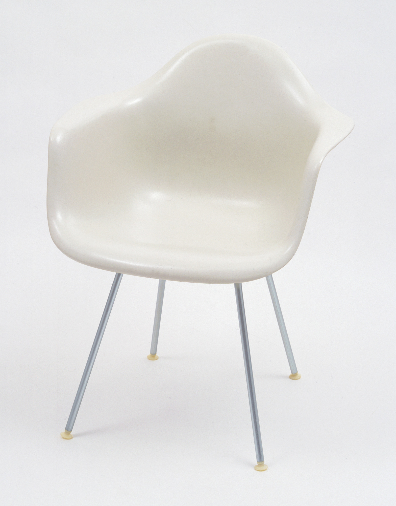 Charles Eames. Armchair (model DAX)