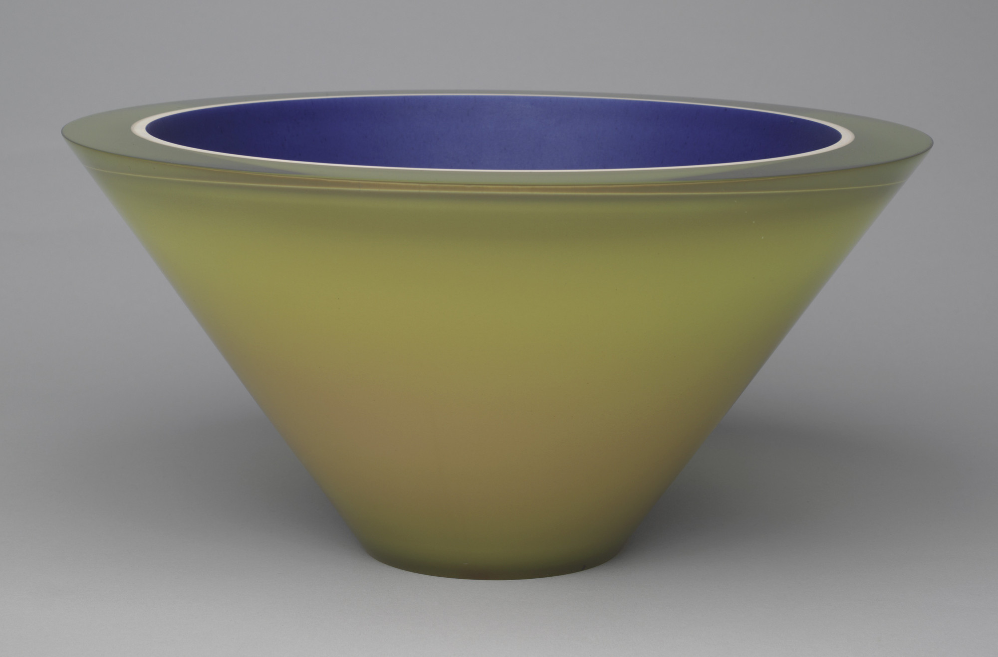 Vincent de Rijk. Kom BV Vases. 1986