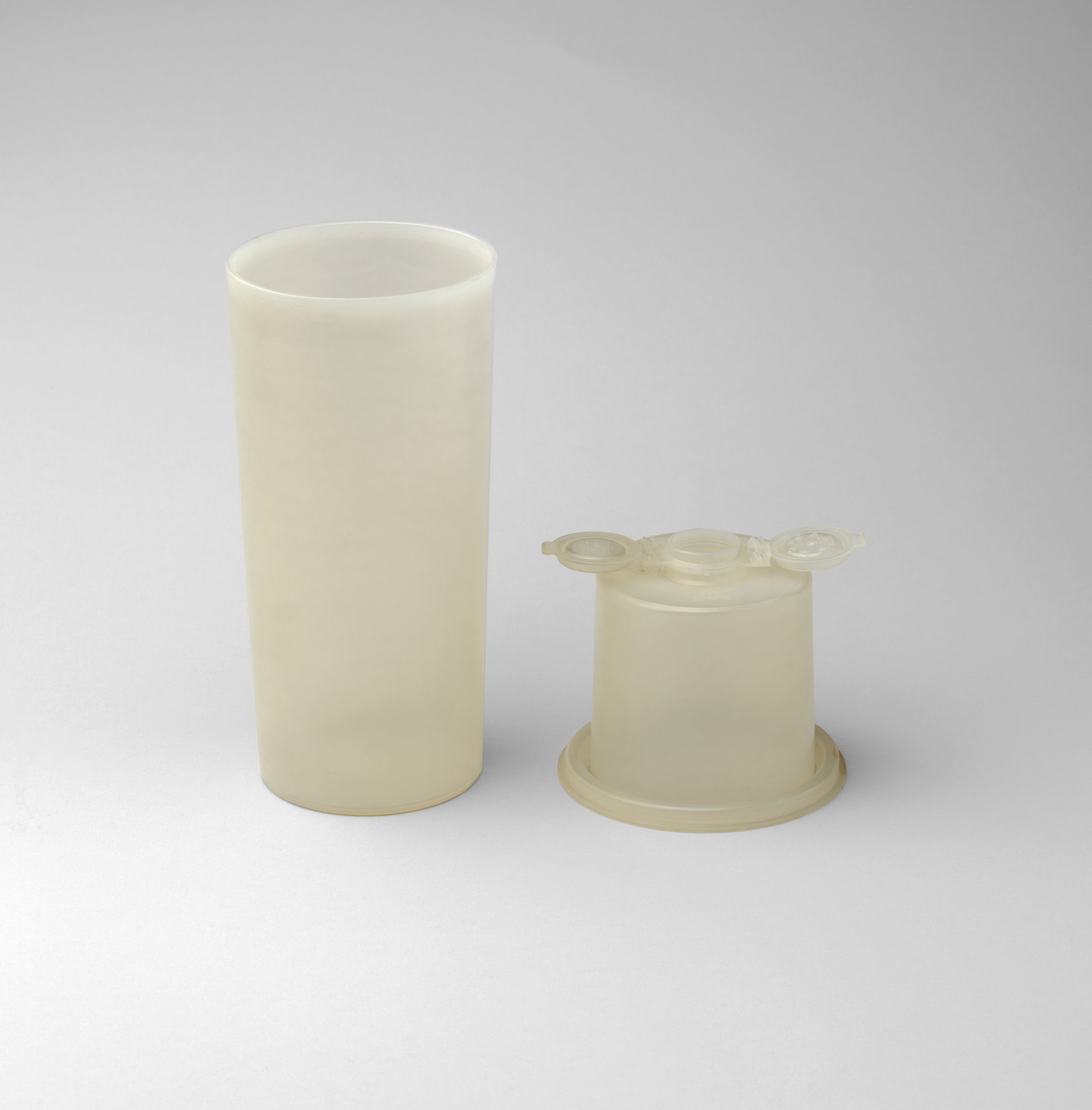 Earl S. Tupper. Juice Shaker. 1954