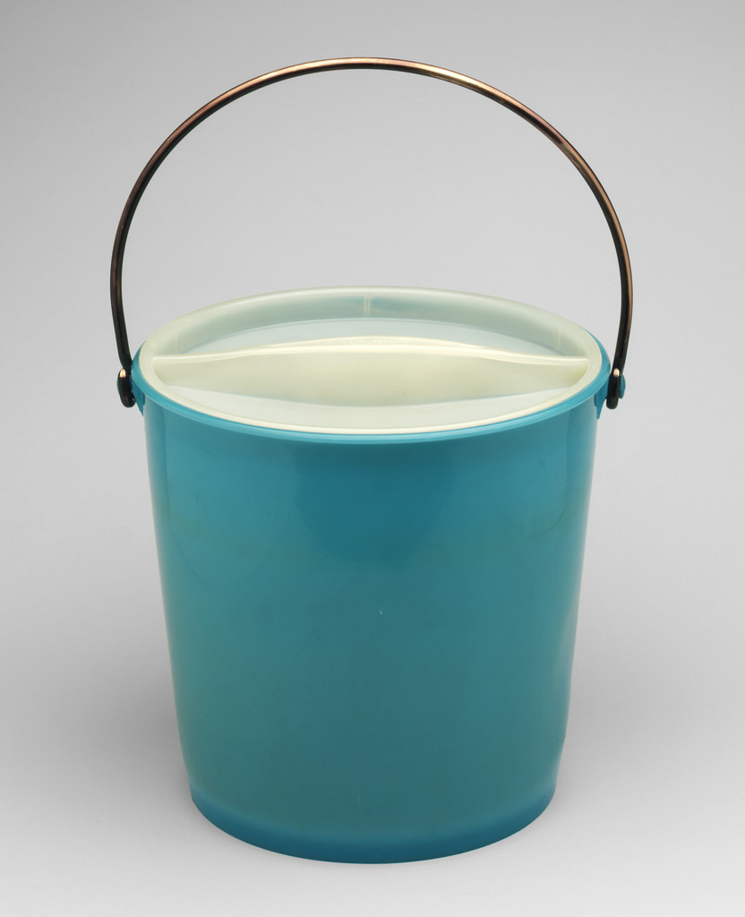 Covered Pail (model KS 1146)