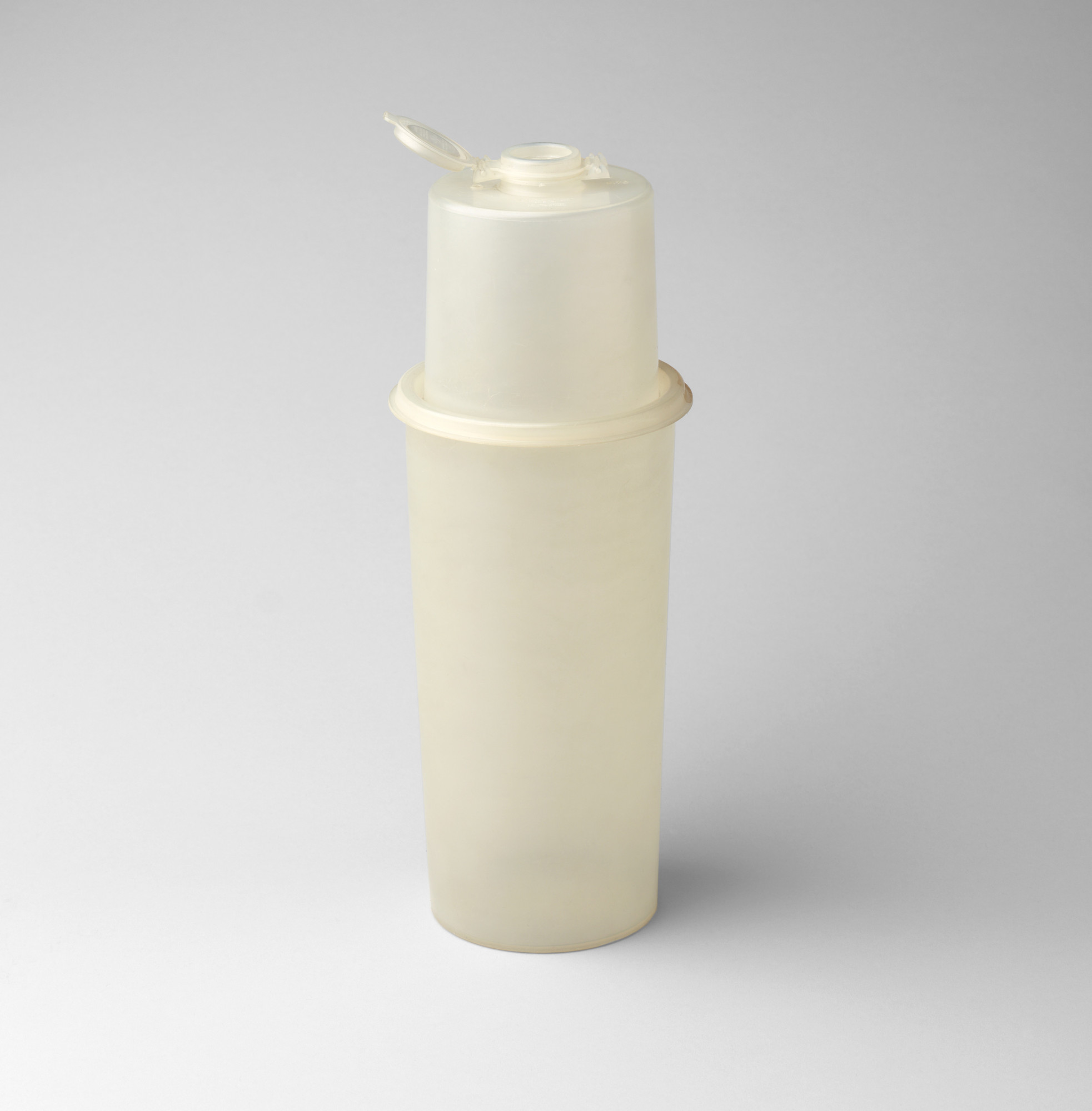 Earl S. Tupper. Juice Shaker