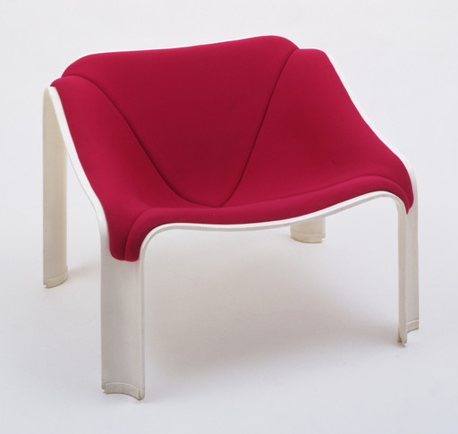 Chair (model 300)