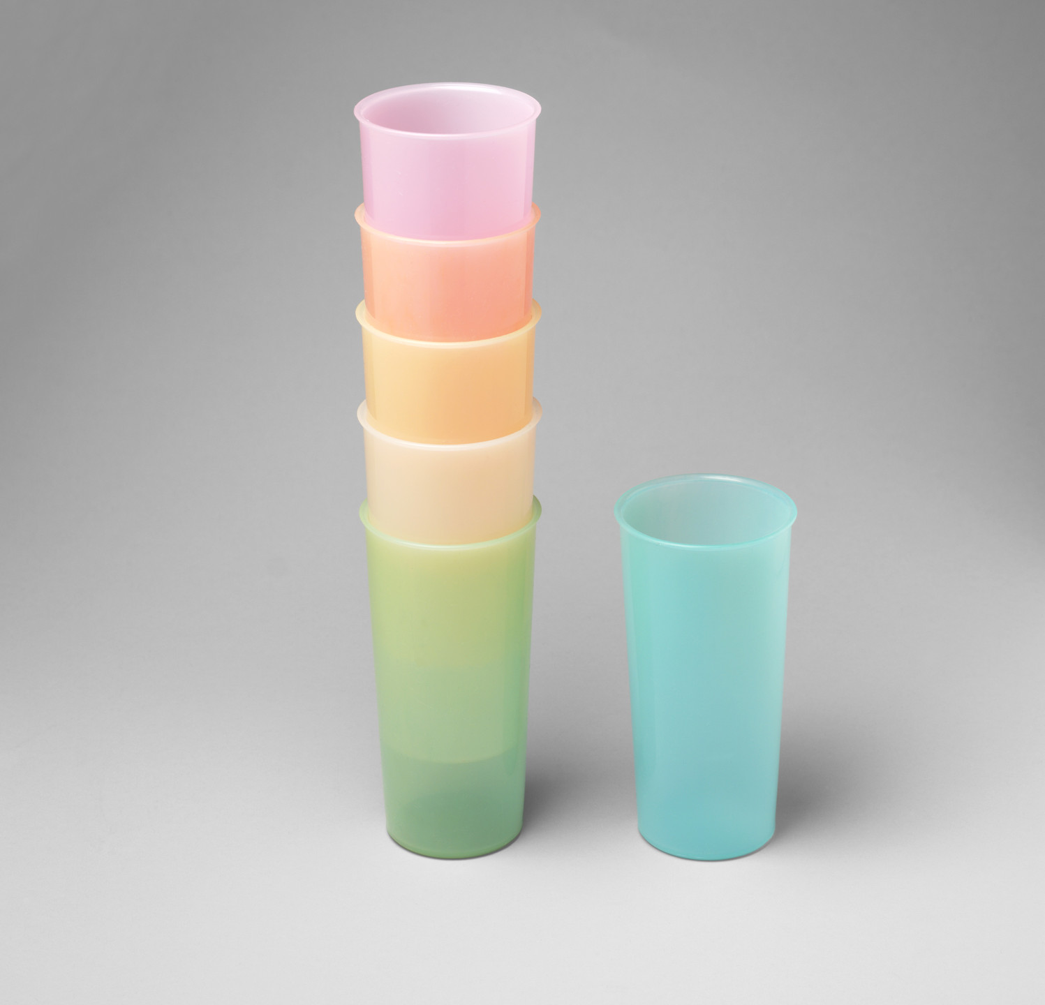 Earl S. Tupper. Tumblers. 1954
