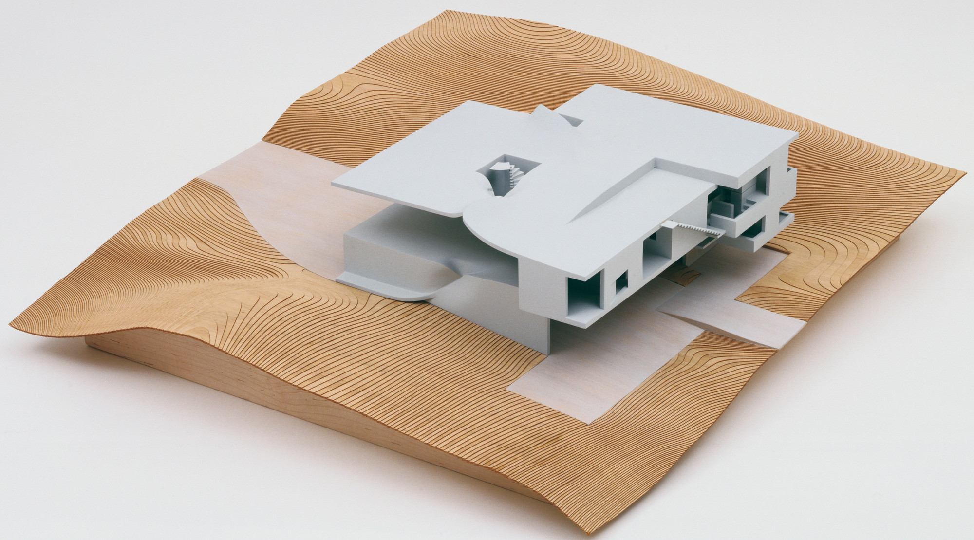 Preston Scott Cohen. Torus House, Old Chatham, New York (Scale model, 1999). 1999–2003