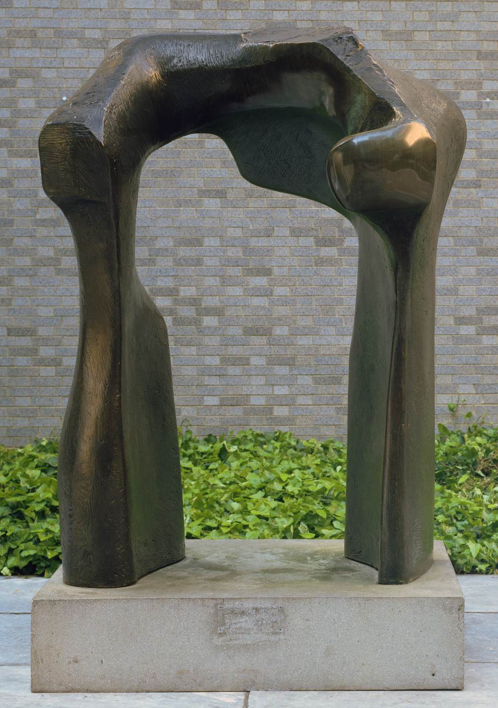 Henry Moore. Large Torso: Arch. 1962-63