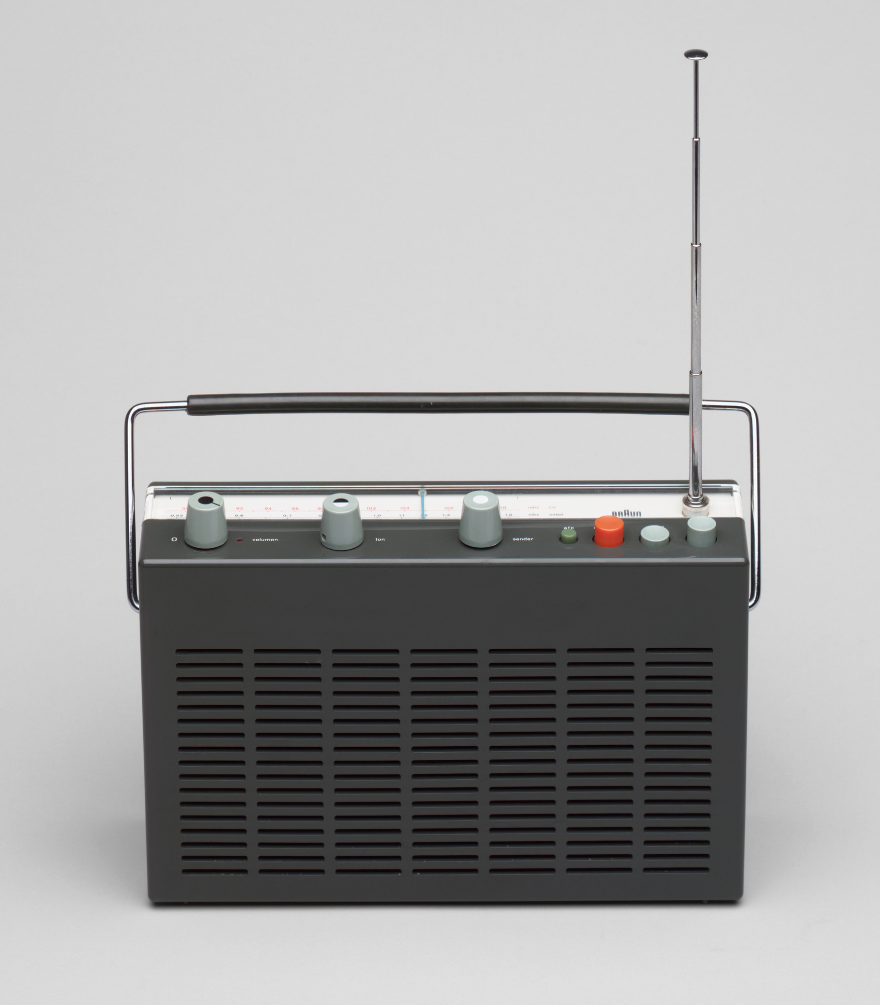 Dieter Rams. Transistor Radio (model T 580)