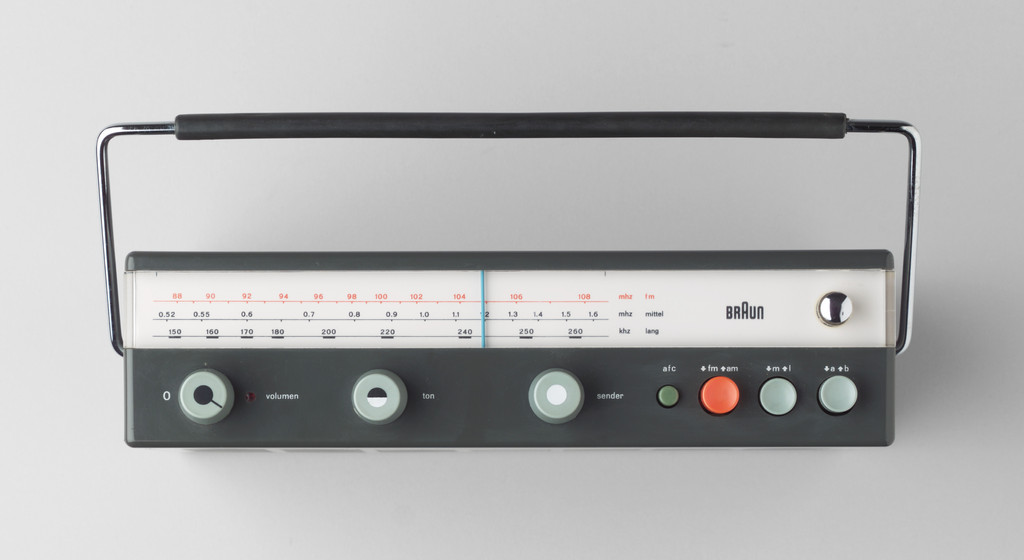 Transistor Radio (model T 580) by Dieter Rams